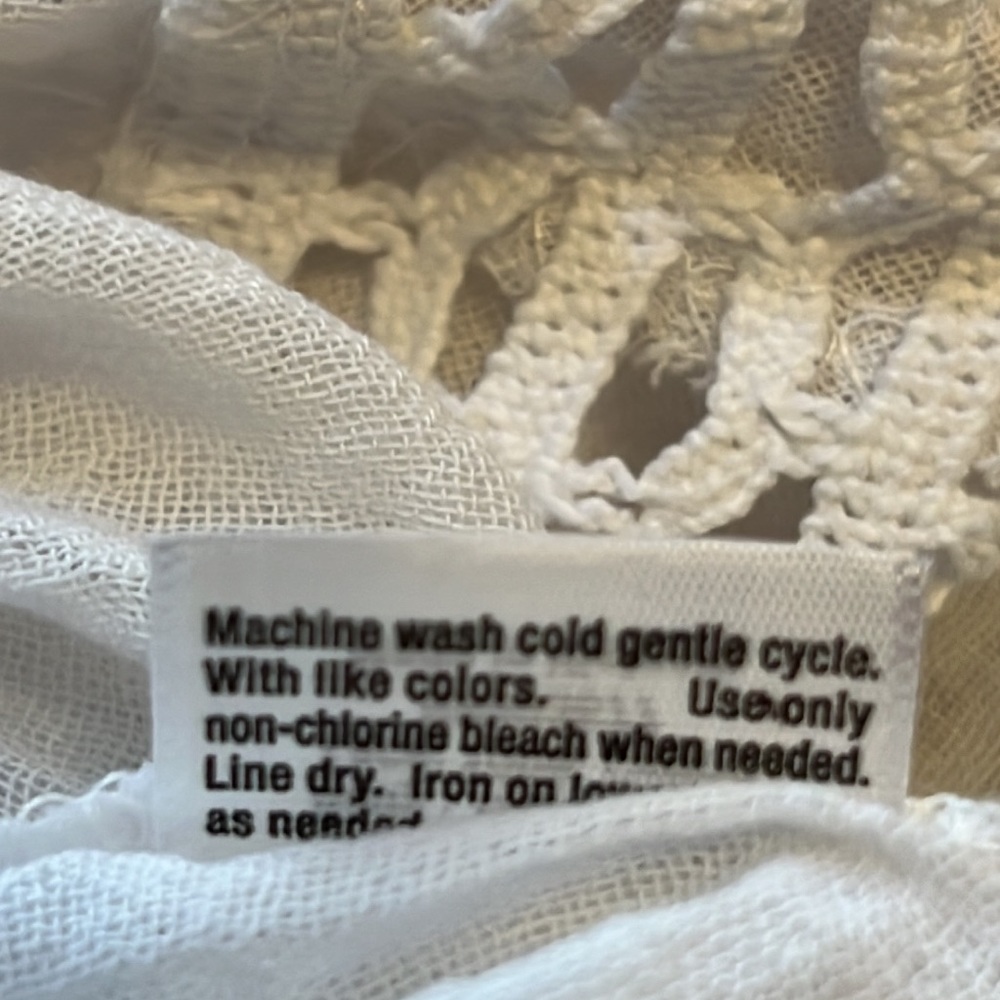 Woman’s a.n.a. White textured top, Size XL - Picture 6 of 6